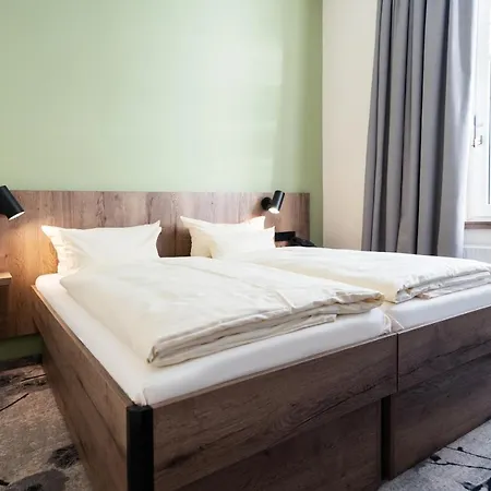 ホテル Liho - Einfach 4*