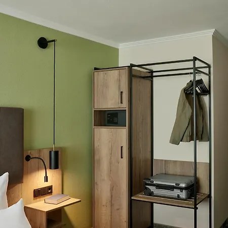 ホテル Liho - Einfach 4*